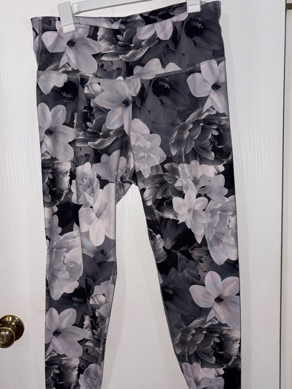 Old Navy Black and Gray Floral Girls' Leggings